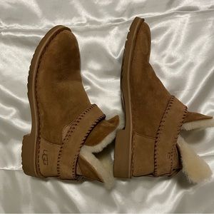 Ugg romely short buckle boots